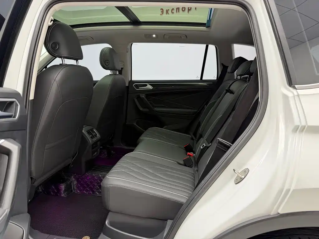 Volkswagen Tiguan L 2023 — фото 10
