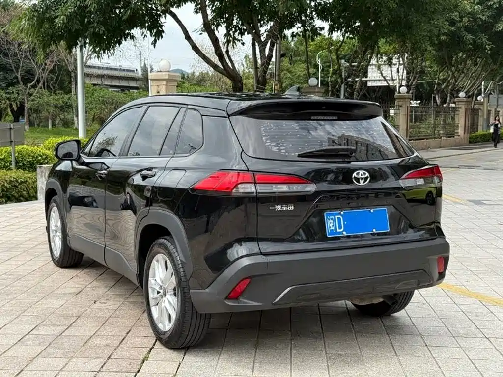Toyota Corolla Cross 2022 — фото 4