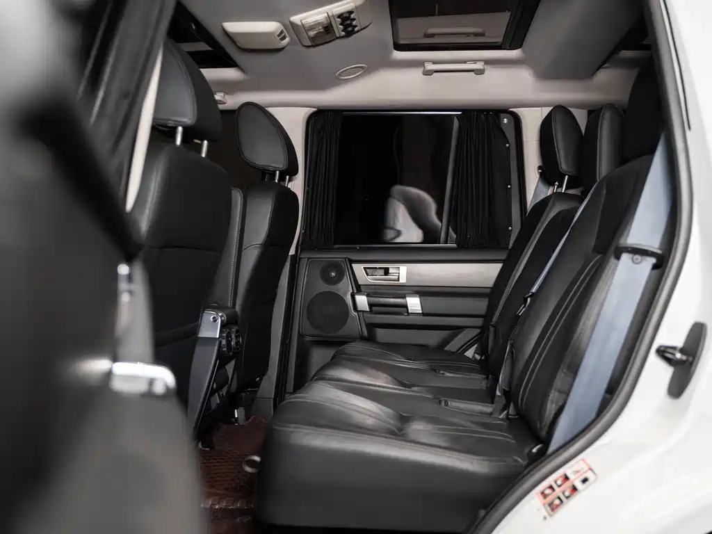 Land Rover Discovery 2016 — фото 14