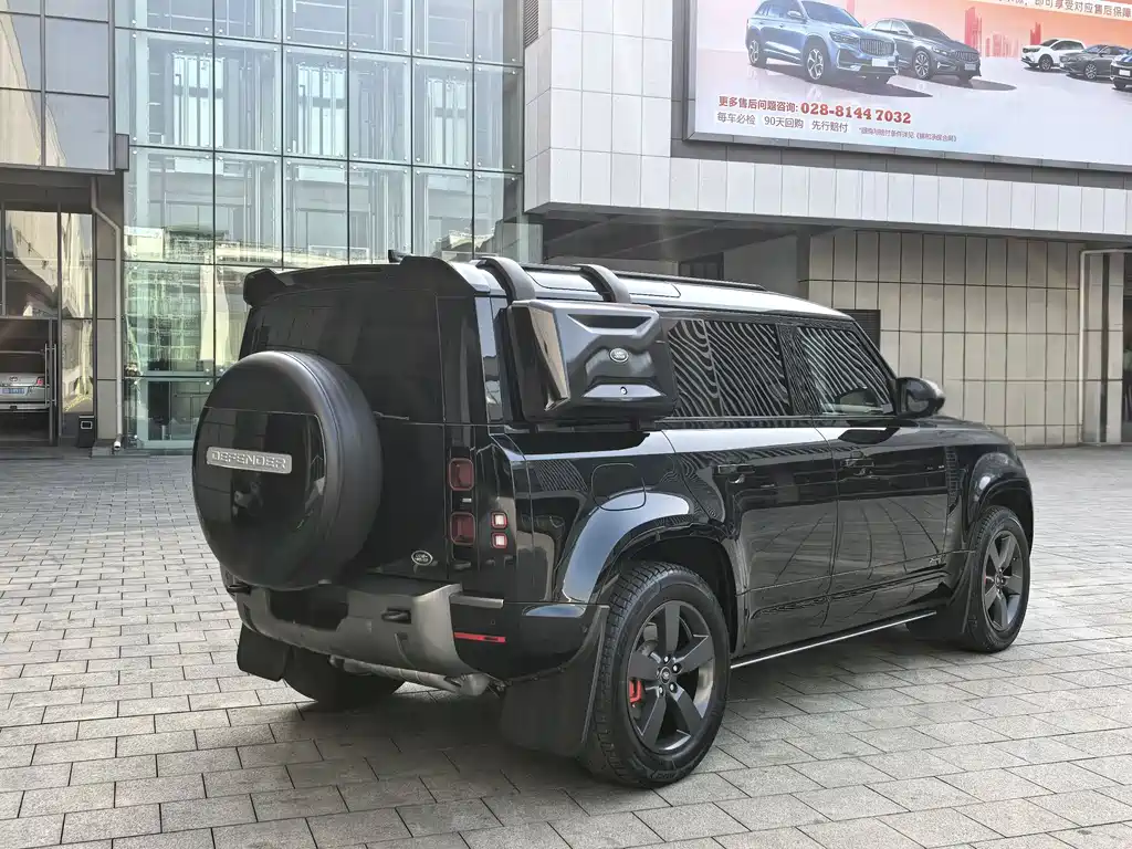 Land Rover Defender 2021 — фото 20