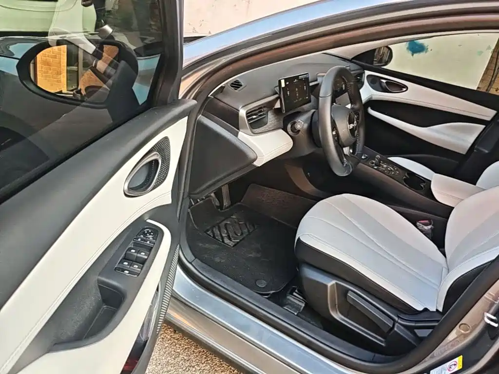 BYD Seal 05 DM-i 2025 — фото 16