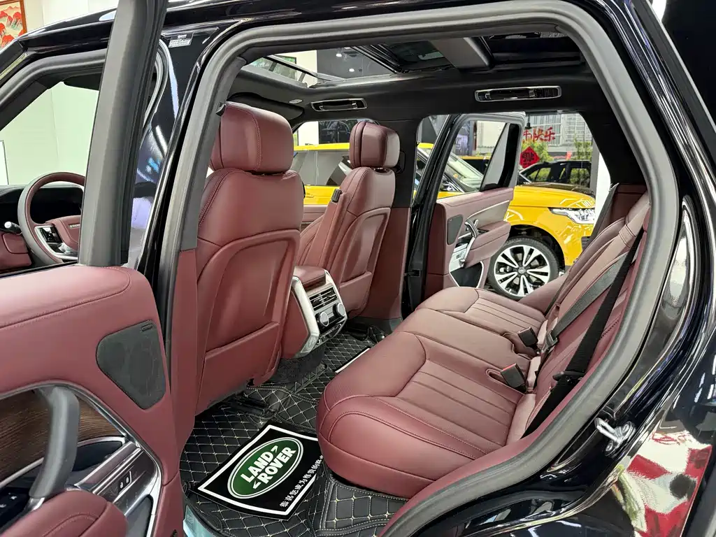 Land Rover Range Rover 2023 — фото 16