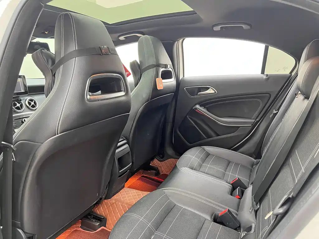 Mercedes-Benz A-Class 2017 — фото 16