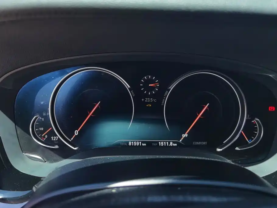 BMW 5 Series 2018 — фото 14