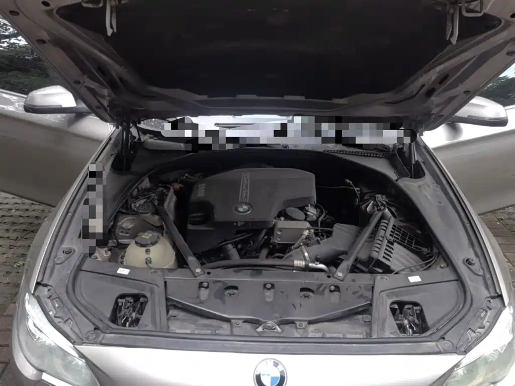 BMW 5 Series 2017 — фото 16