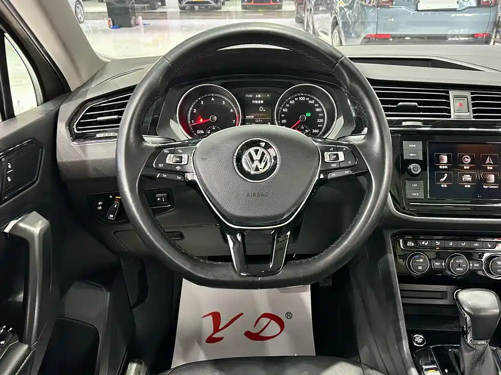 Volkswagen Tiguan L 2018 — фото 6