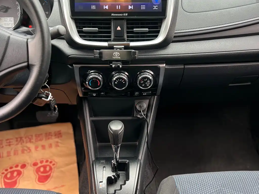 Toyota Yaris L 2019 — фото 13