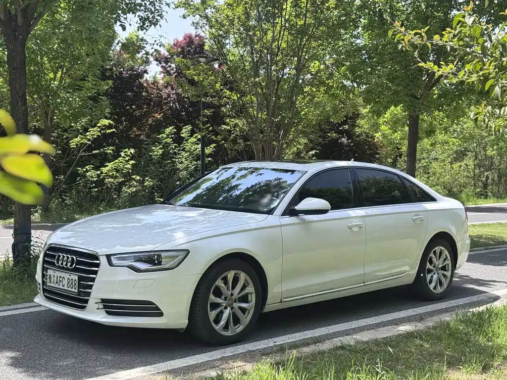 Audi A6L 2014 — фото 1