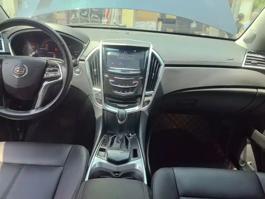 Cadillac SRX 2015 — фото 13
