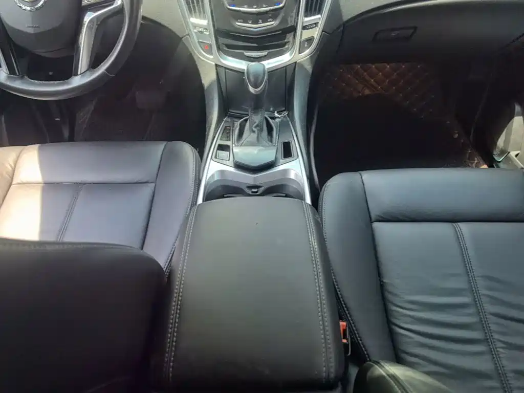 Cadillac SRX 2015 — фото 14