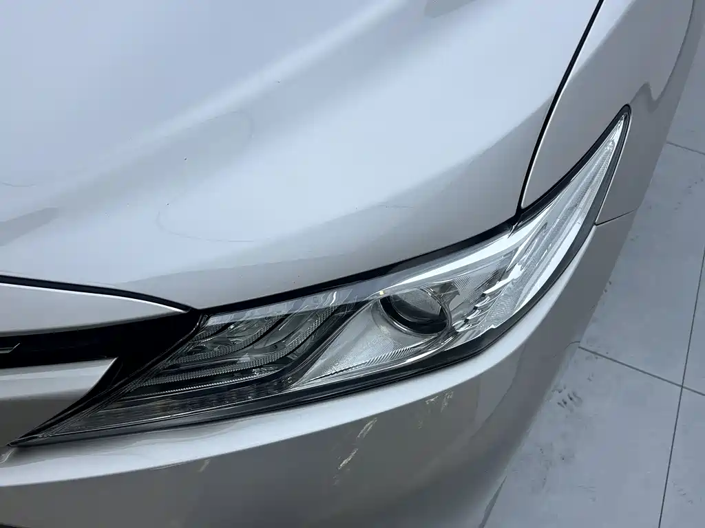 Toyota Camry 2020 — фото 9
