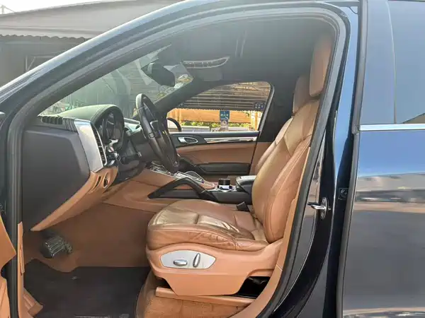 Porsche Cayenne 2014