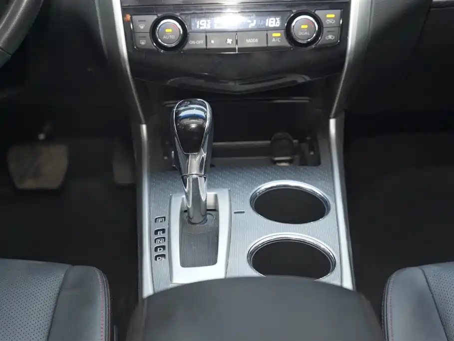 Nissan Teana 2017 — фото 19