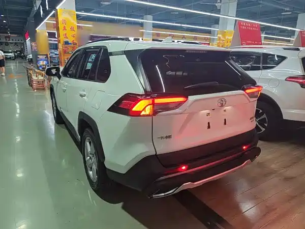 Toyota RAV4 2021