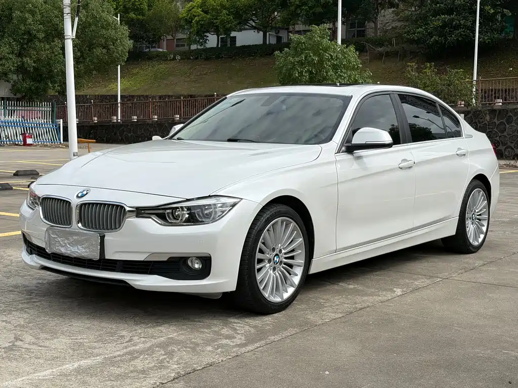 BMW 3 Series 2018 — фото 1