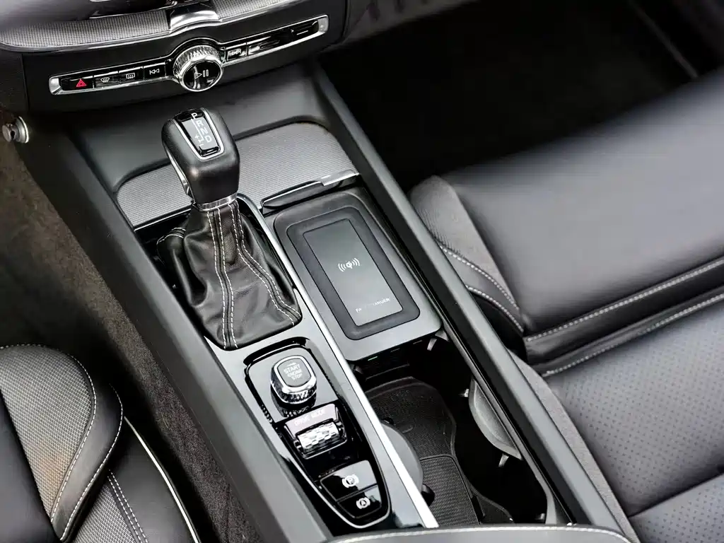 Volvo XC60 2021 — фото 14