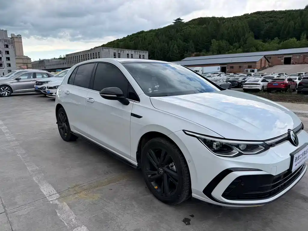 Volkswagen Golf 2021