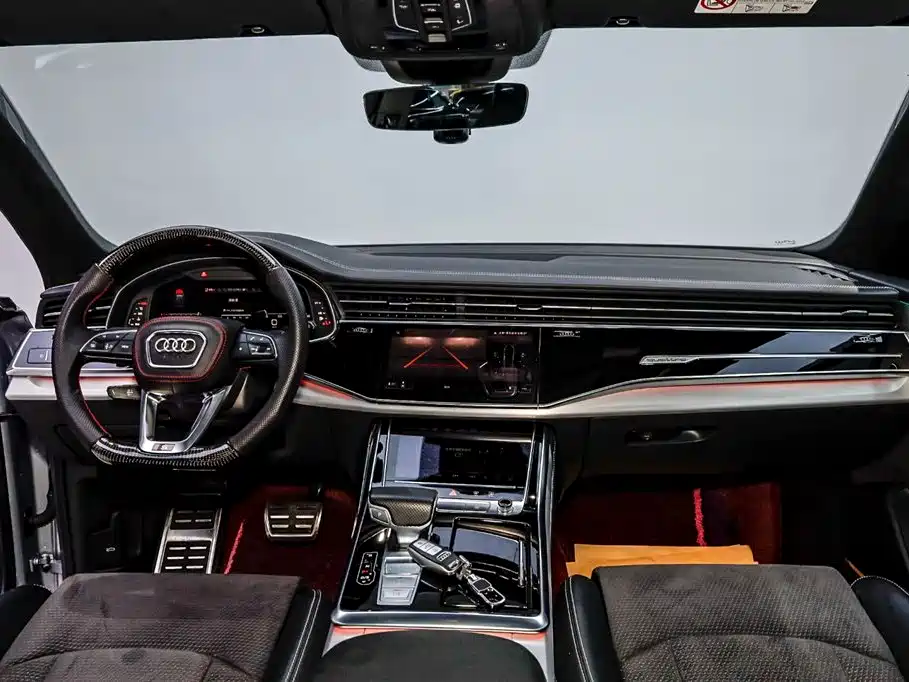 Audi Q8 2020 — фото 31