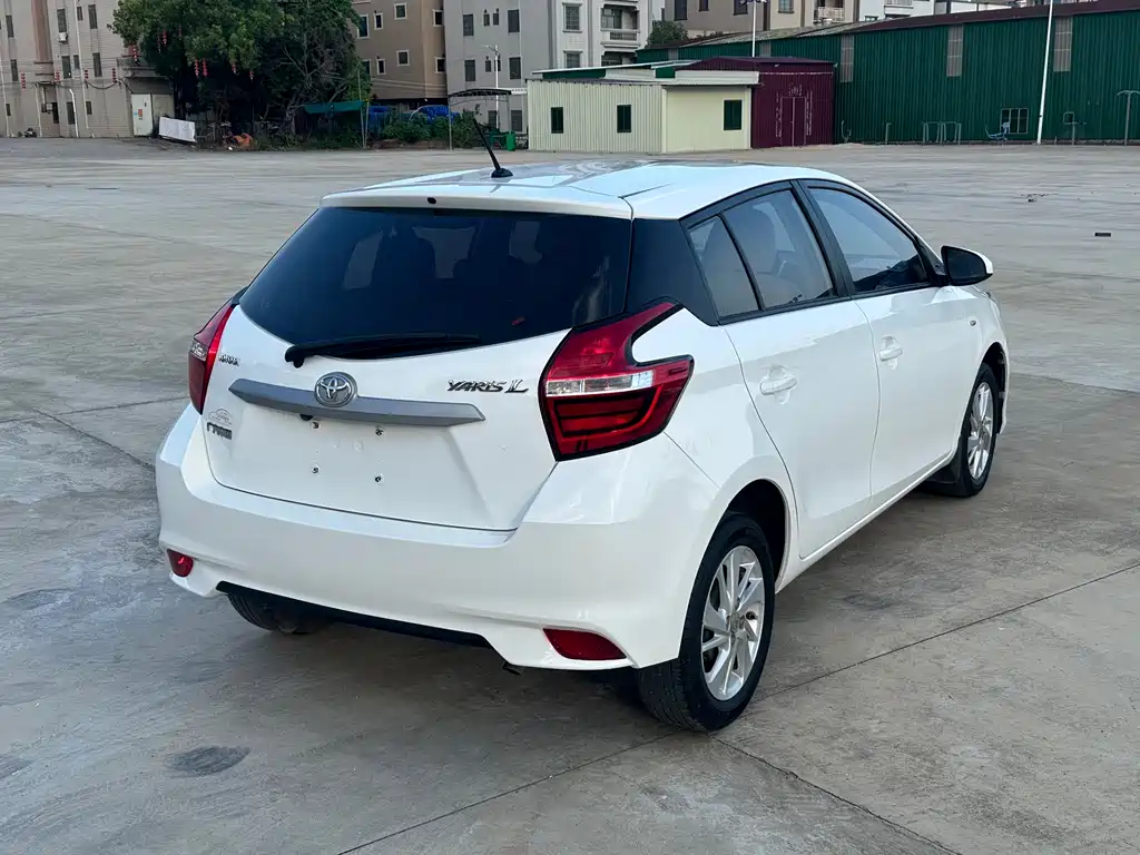 Toyota Yaris L 2018 — фото 9