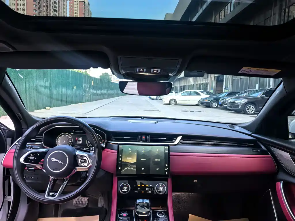 Jaguar XFL 2023 — фото 18