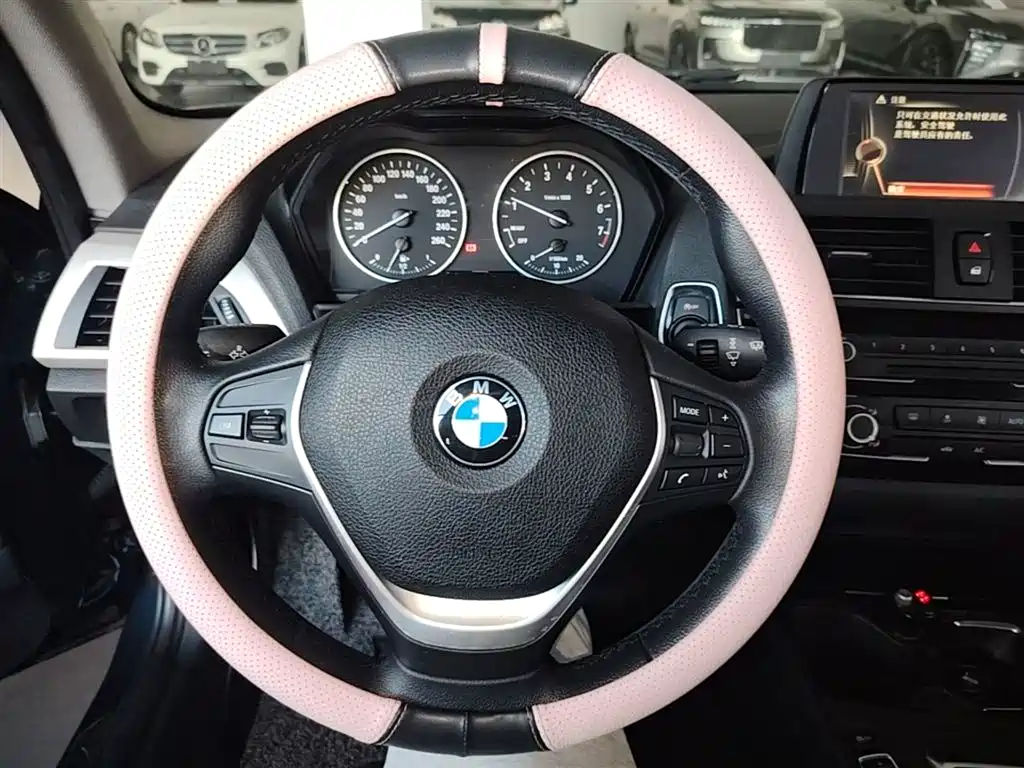 BMW 1 Series 2015 — фото 11