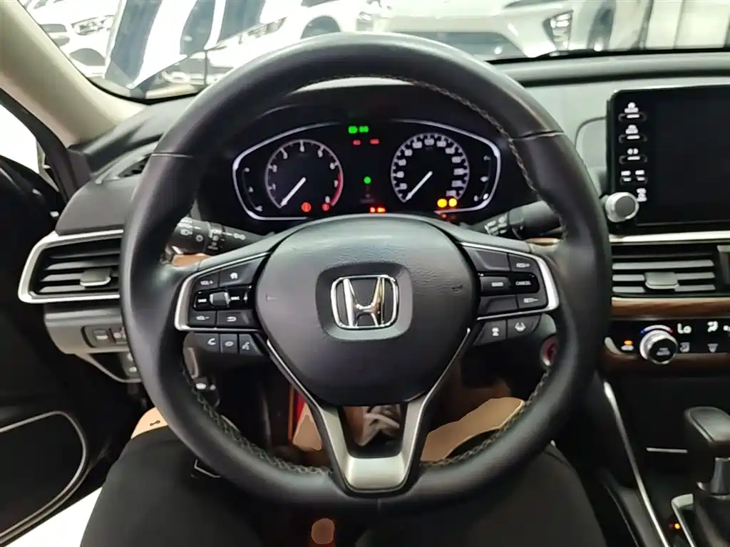 Honda Inspire 2019 — фото 11