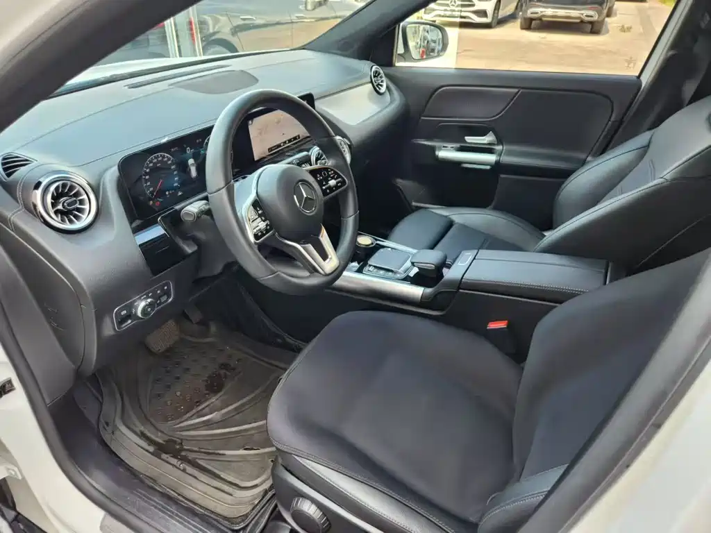 Mercedes-Benz GLA 2023