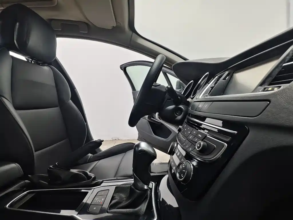 Peugeot 508 2013 — фото 15