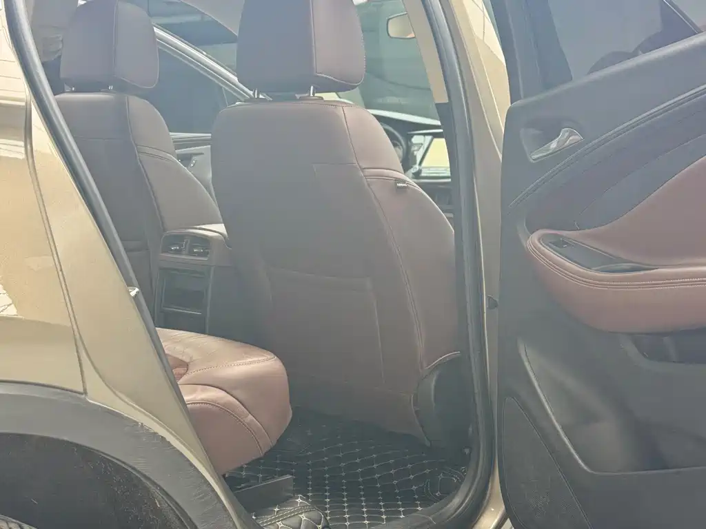 Buick Envision Plus 2017 — фото 12
