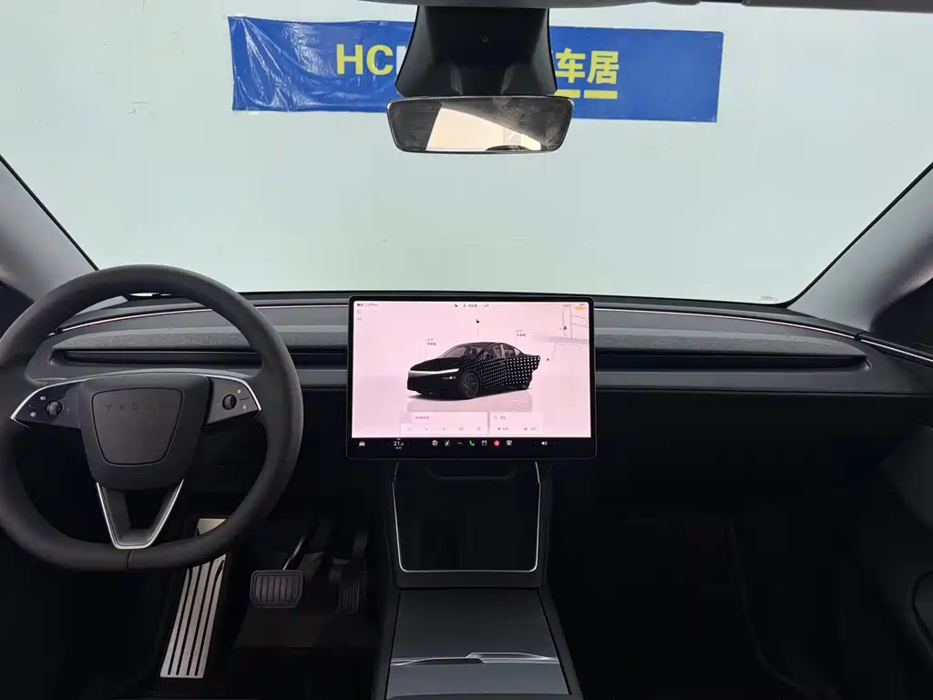 Tesla Model Y 2025 — фото 11