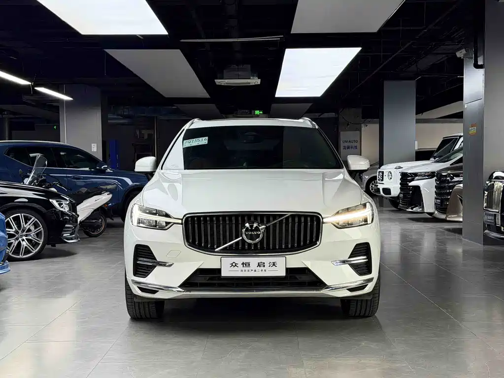 Volvo XC60 2024 — фото 2