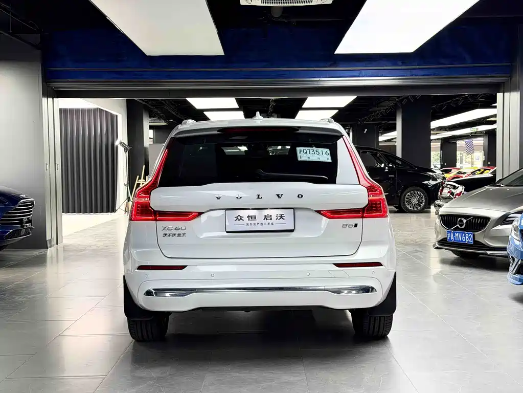 Volvo XC60 2024 — фото 17