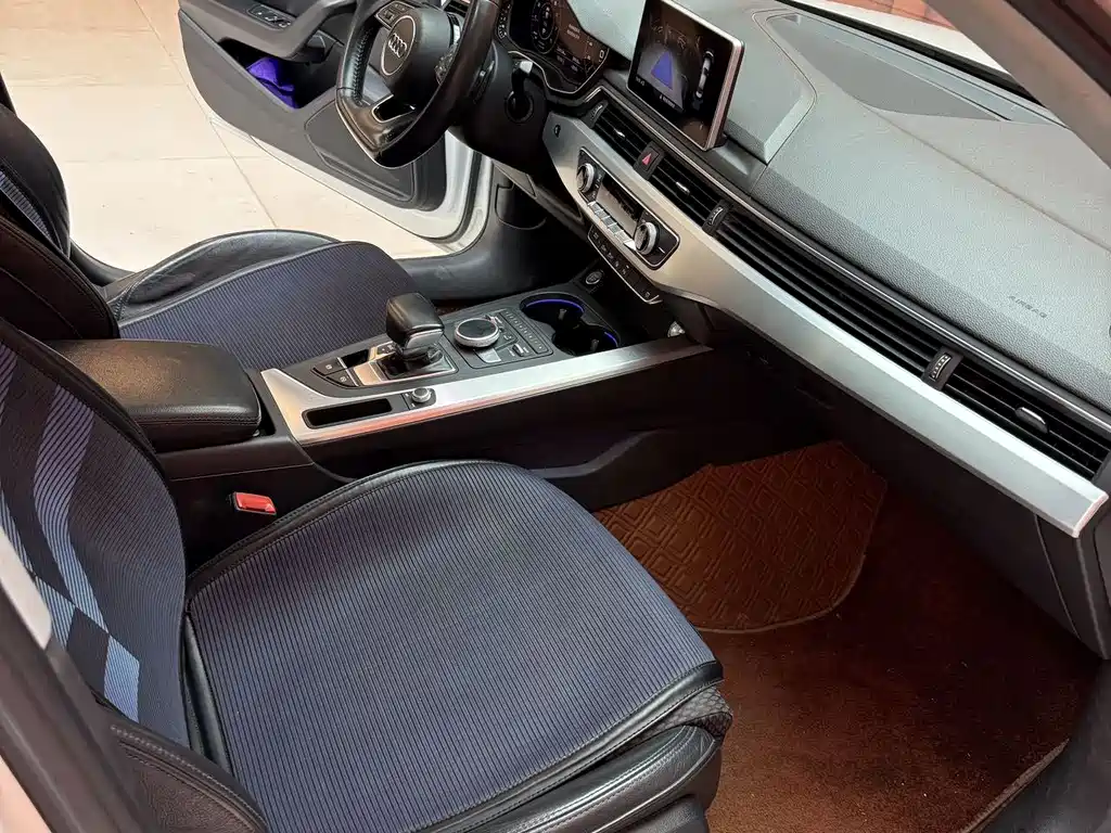 Audi A4L 2018