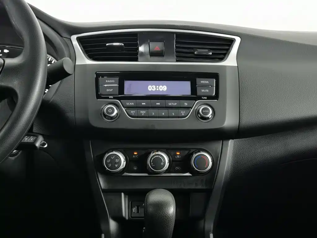 Nissan Sylphy 2023 — фото 12