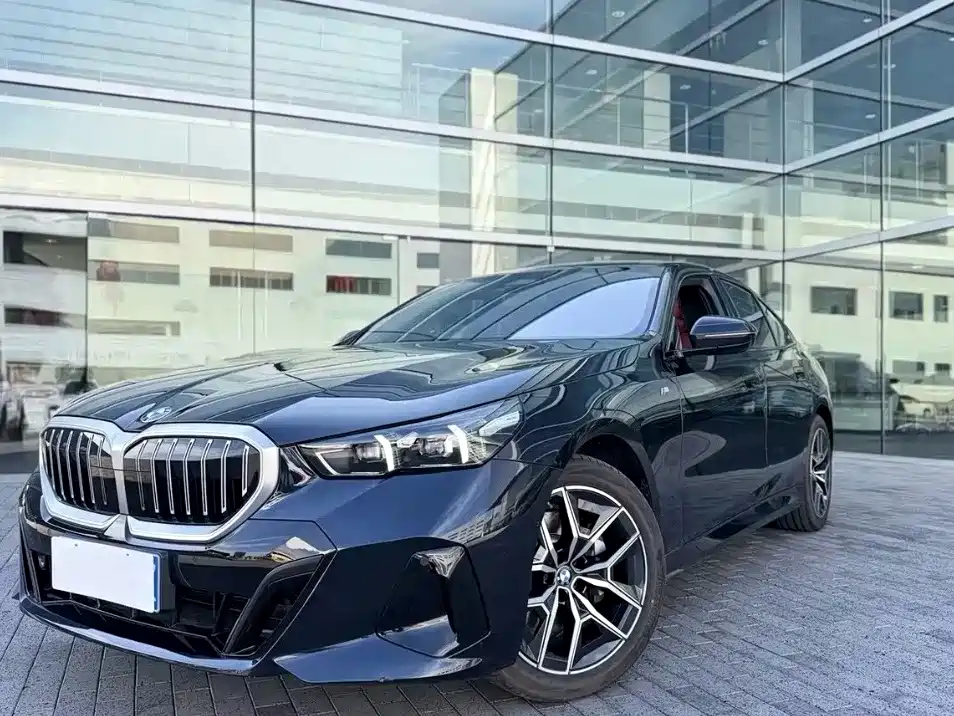 BMW 5 Series 2025