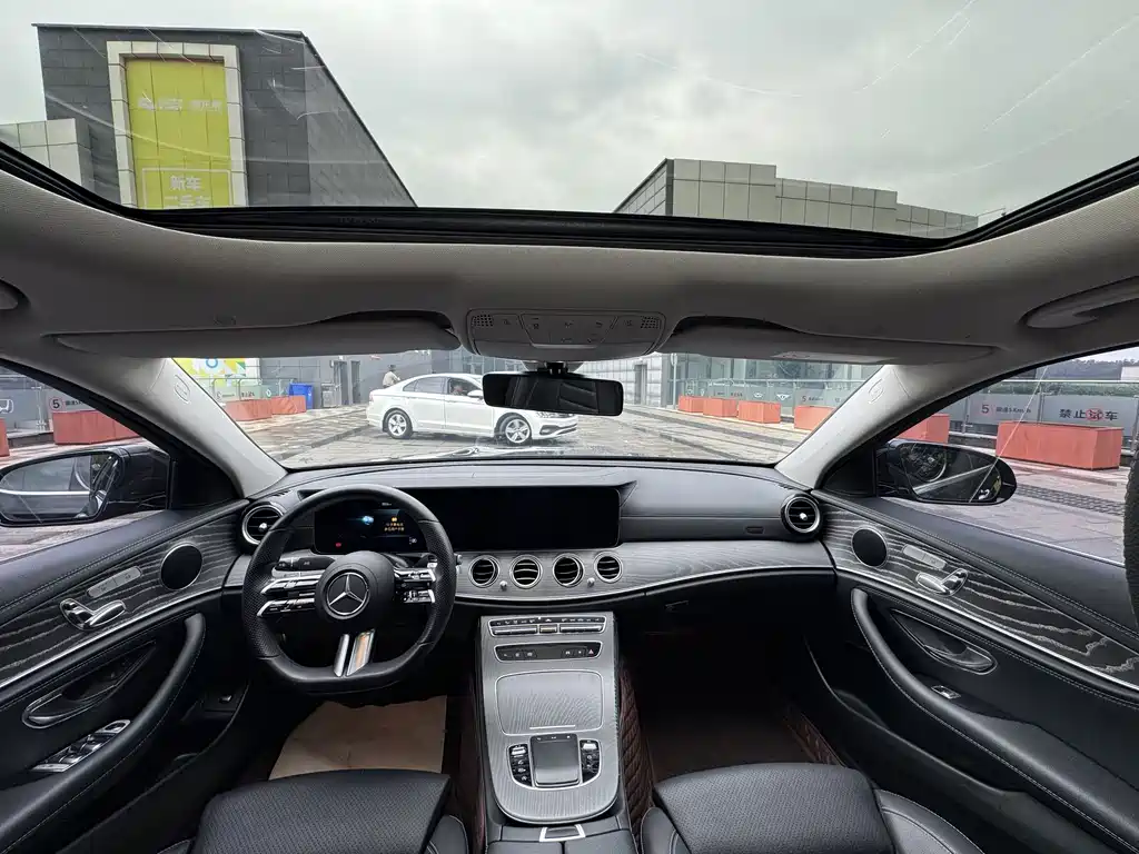 Mercedes-Benz E-Class 2022 — фото 10