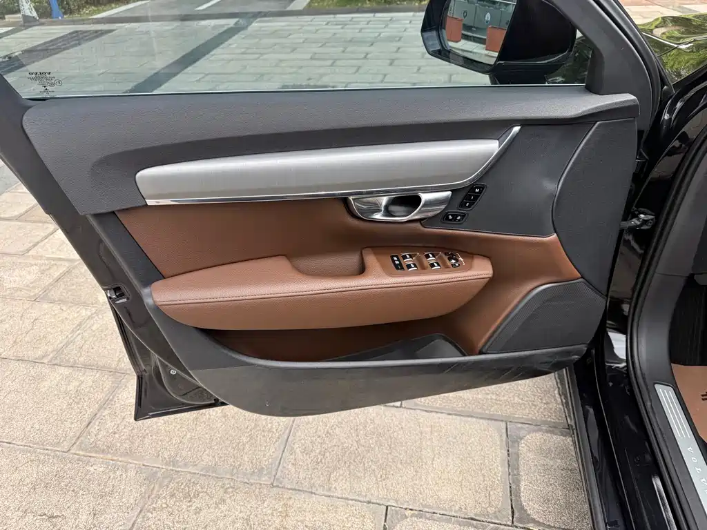 Volvo S90 2018 — фото 17
