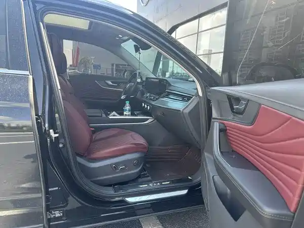 Hongqi HS5 2023