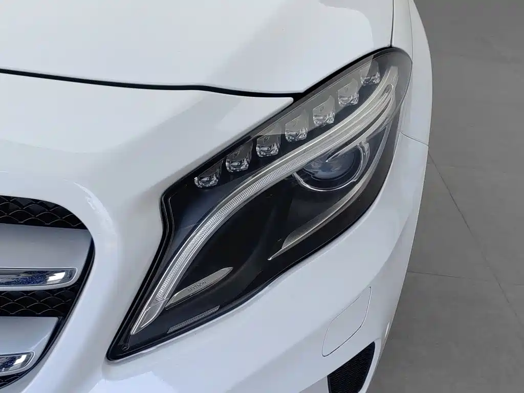 Mercedes-Benz GLA 2016