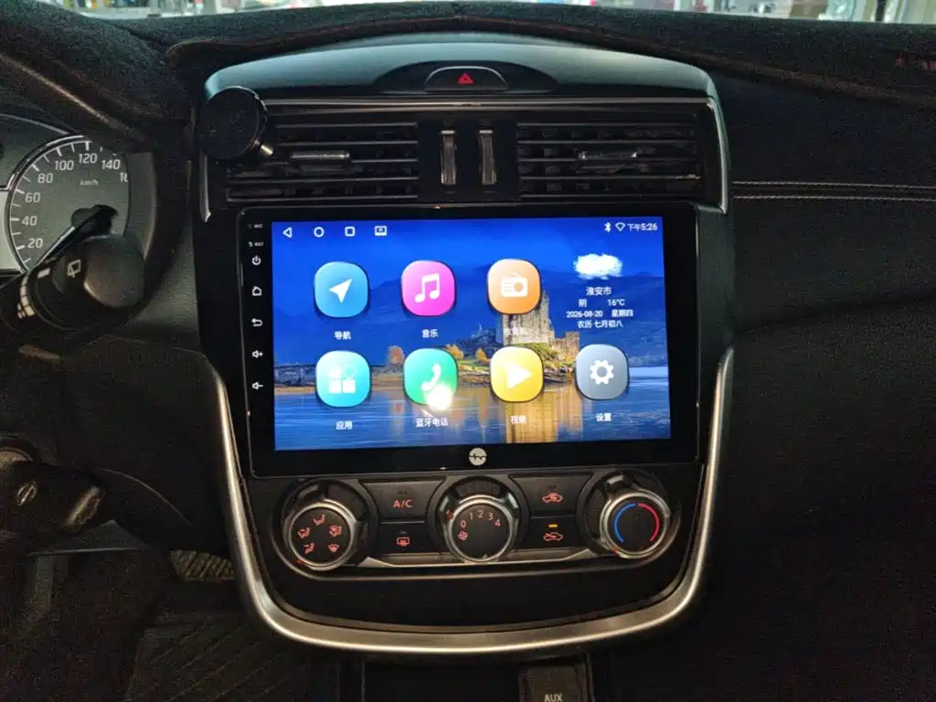 Nissan Tiida 2017 — фото 13