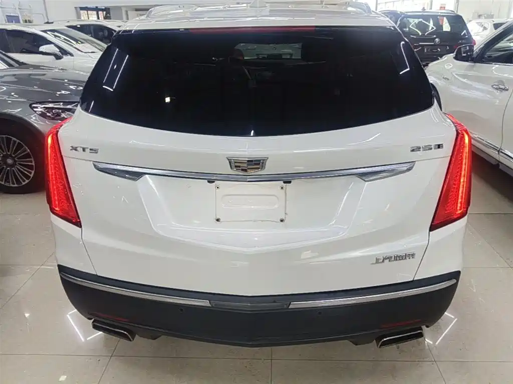 Cadillac XT5 2019 — фото 6
