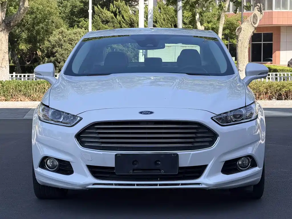 Ford Mondeo 2014 — фото 2