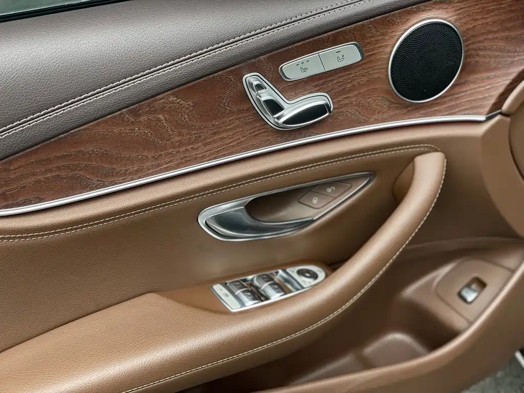 Mercedes-Benz E-Class 2022 — фото 17
