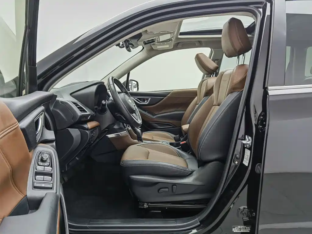 Subaru Forester 2024 — фото 10
