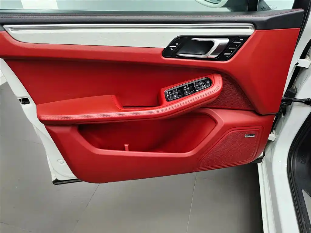 Porsche Macan 2014 — фото 18
