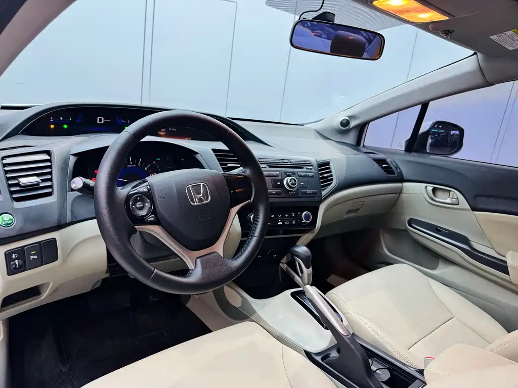 Honda Civic 2015 — фото 8
