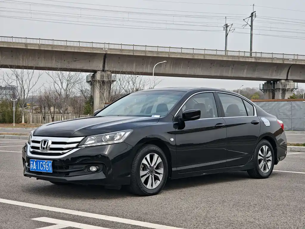 Honda Accord 2016 — фото 1