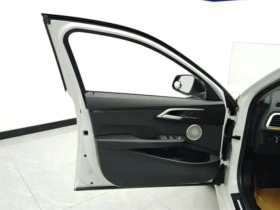 BMW 1 Series 2021