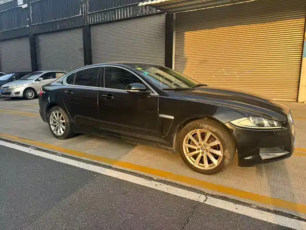 Jaguar XF 2012