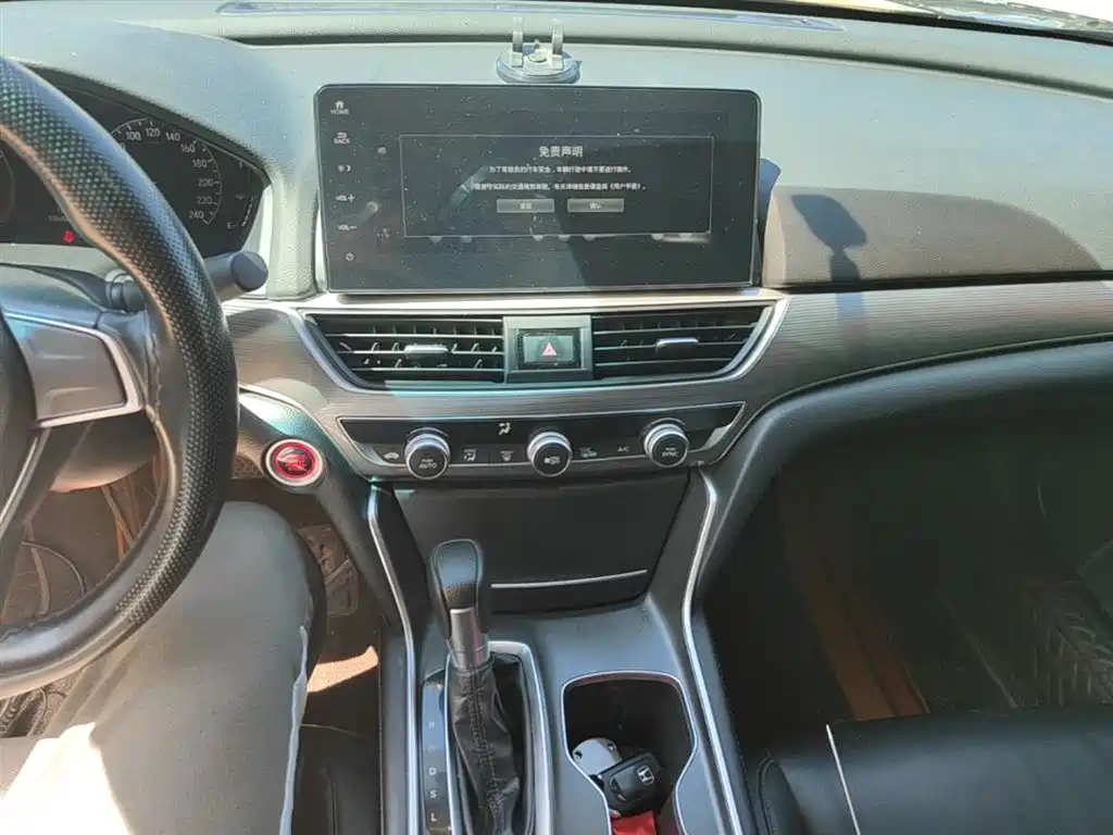 Honda Accord 2022 — фото 13